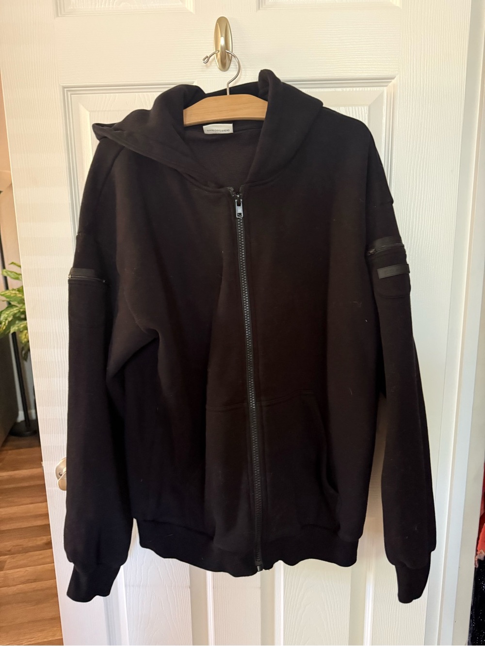 Comfrt Travel Essentials Black Zip-Up Hoodie Sweatshirt XL
